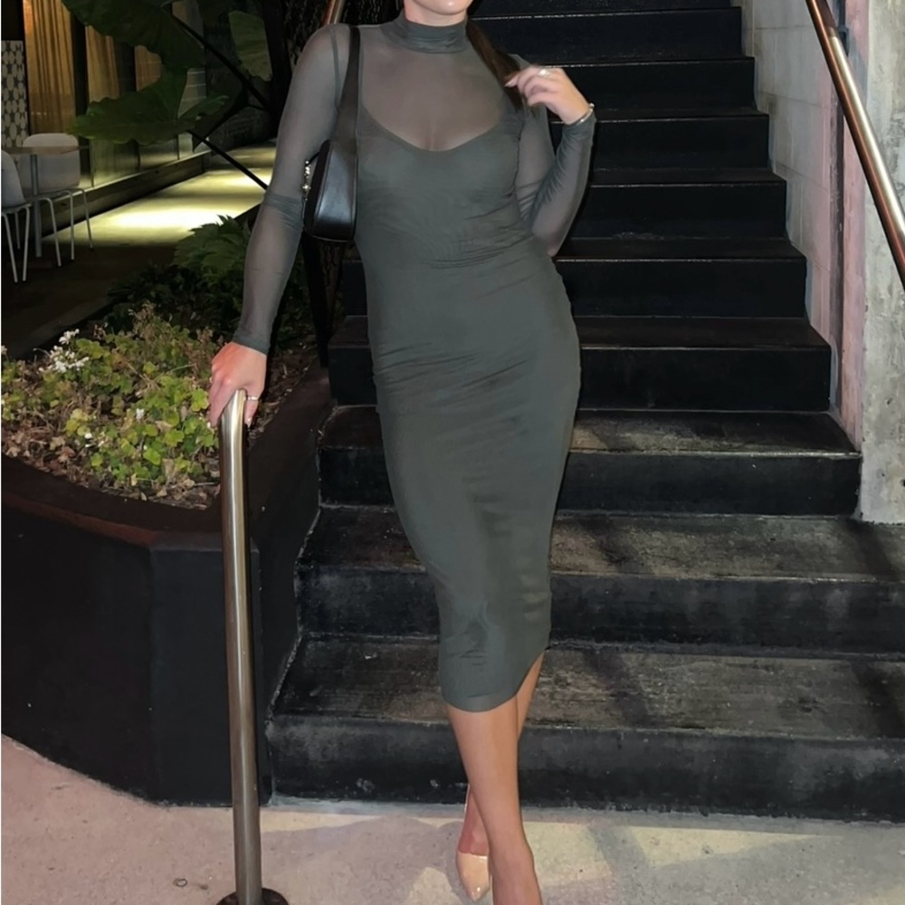 Elegant Sheer Sleeve Dress - Dark Green. Size S